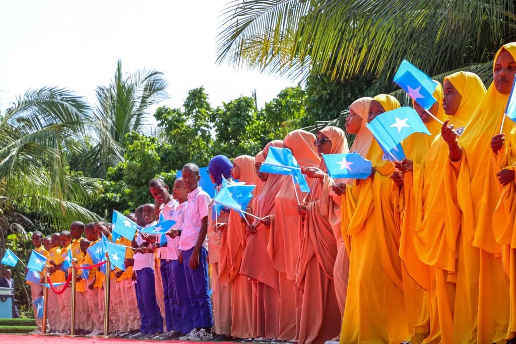 Somali children with flags